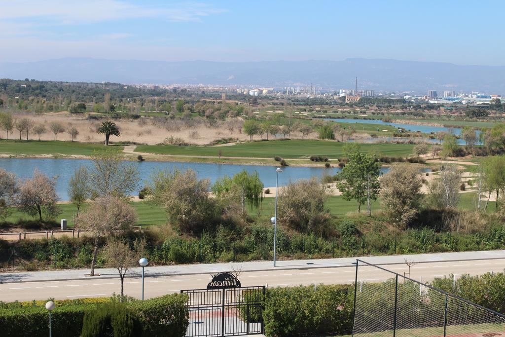 Los Juncos De Pineda Park 萨洛 外观 照片
